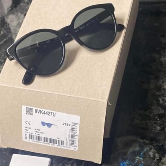 NEW Versace kids sunglasses - Picture 3 of 4